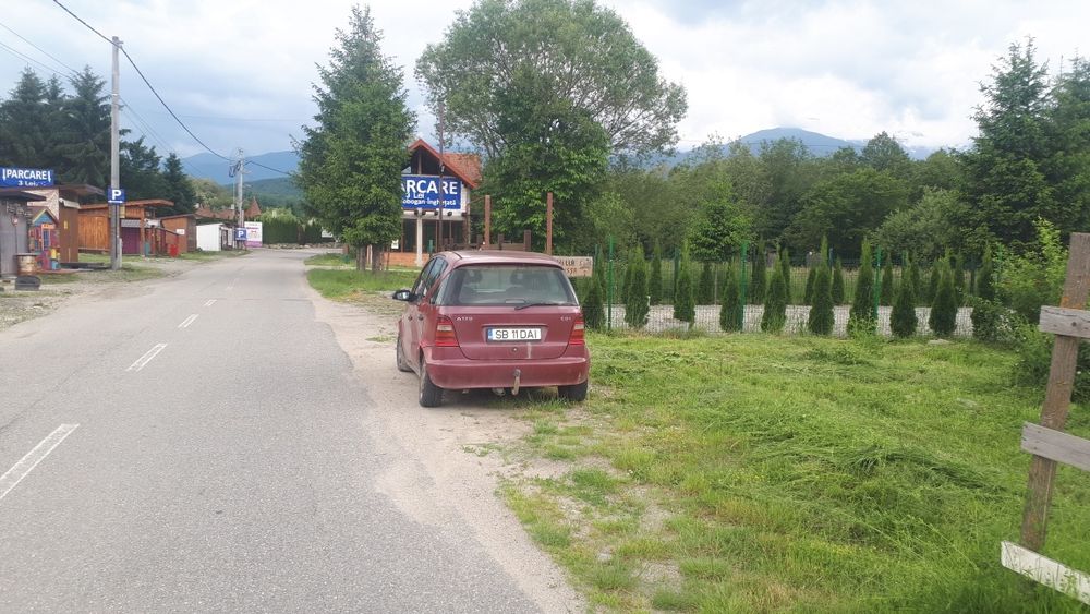 Teren la 50 m de Castelul de Lut si Povestea Calendarului