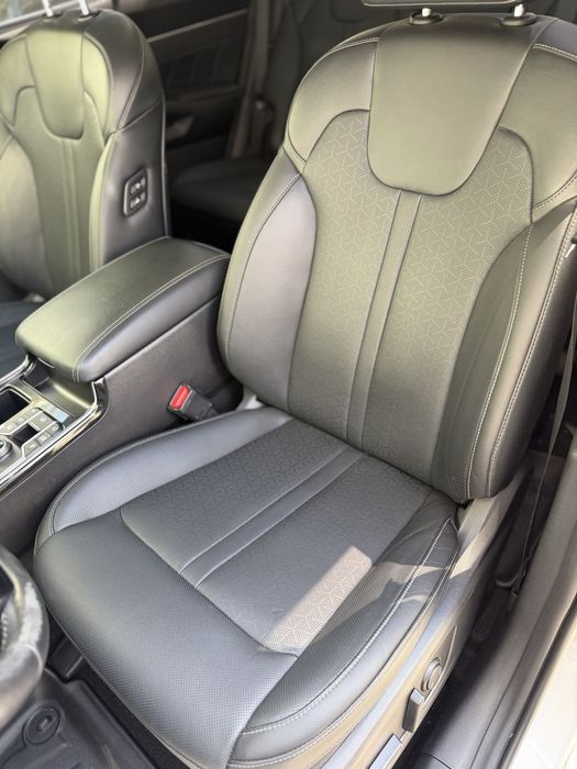 Kia Sorento 2.5 L kraska toza 100 % 7 mestalik