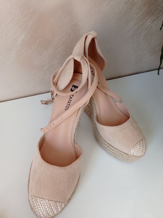 Обувки на платформа