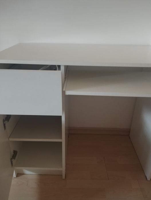 Продам письменный стол под компьютер