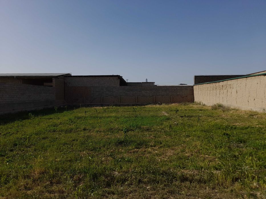 Участка сотилади