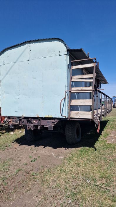 Вагончик на колёсах.