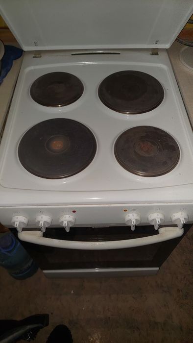 Продам плиту Hansa