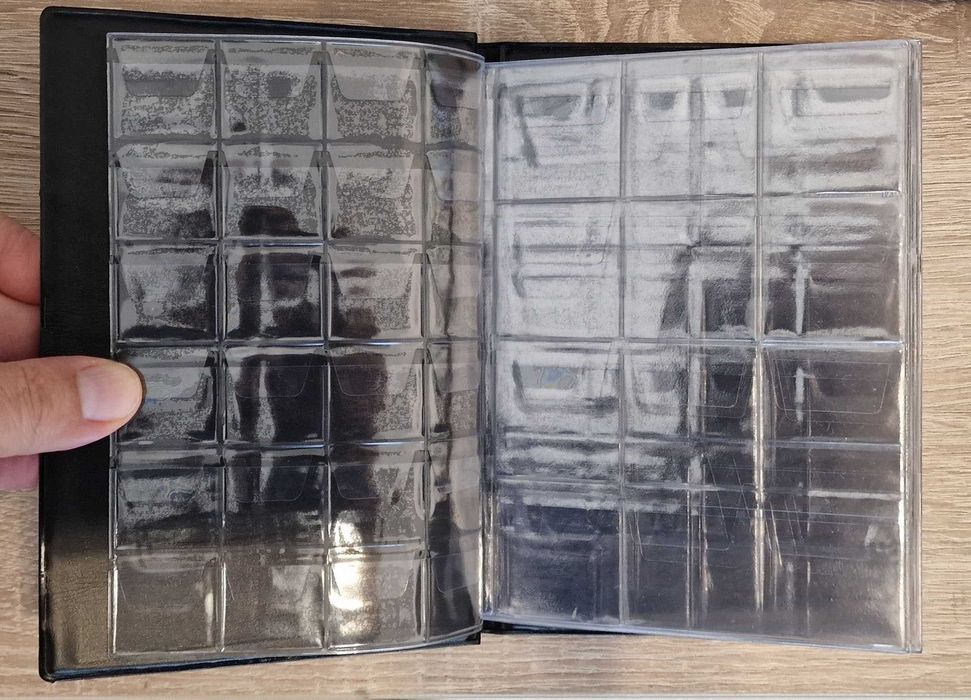 Нов албум с 12 монети - коледен подарък за начинаещи нумизмати.