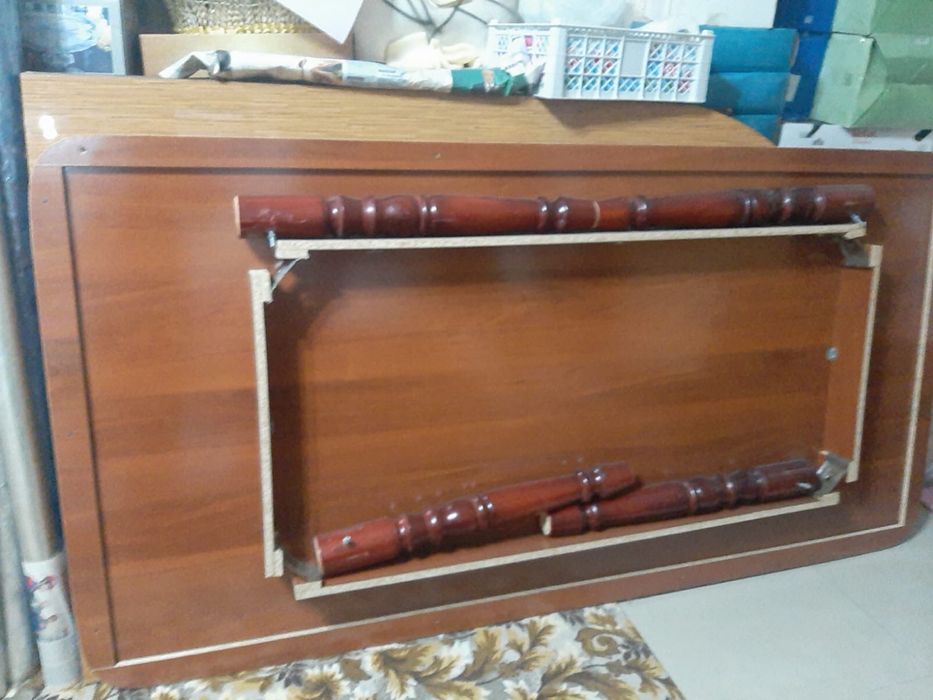 Продам стулья,диван , прихожий ,стол -стулья ,стенка