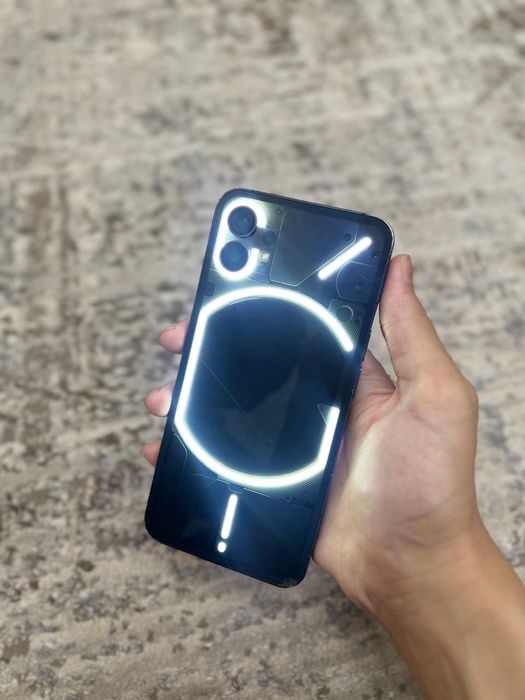 Nothing Phone (1) 8/128 GB сатылады