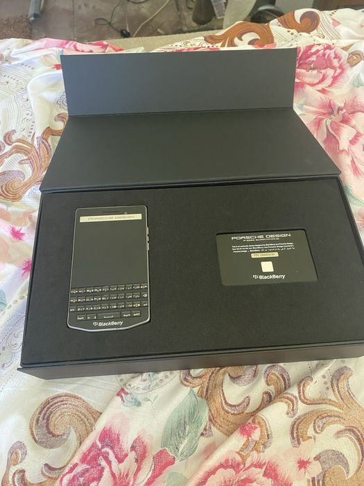 Telefon Blackberry Porsche Design 9983’ NOU