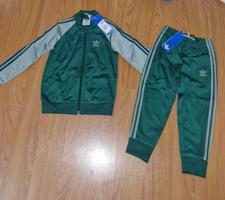 Compleu adidas varsta 2/3 ani marimea 98