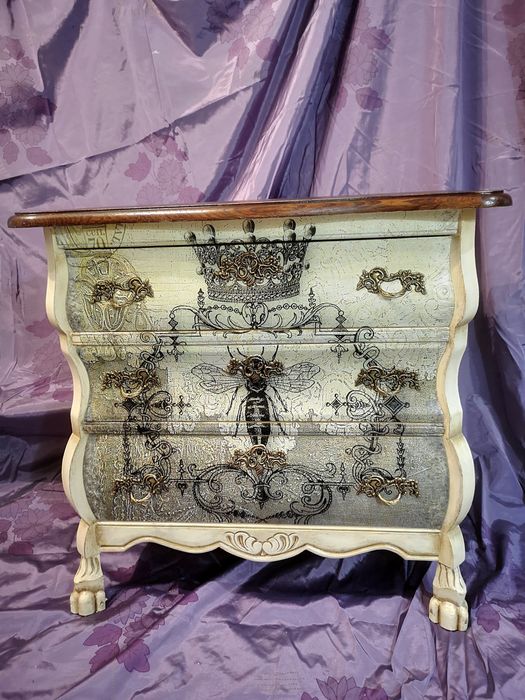 Дървен скрин в стил Чипъндейл