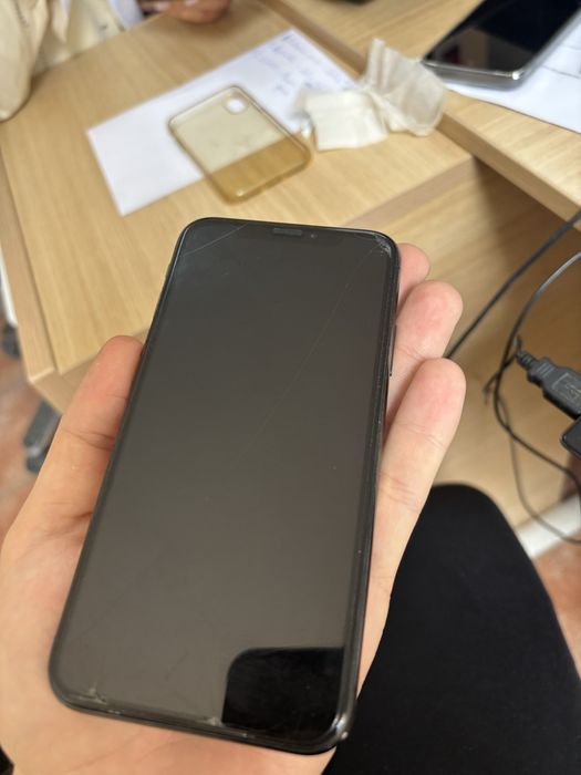 Продава се iphone X, който не се ползва от доста време