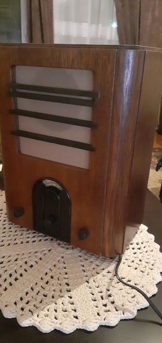 Продавам  ретро радио