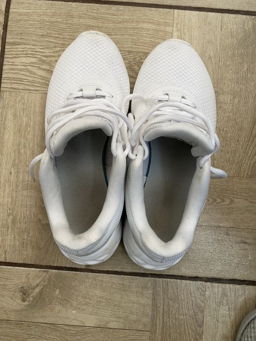 Adidasi dama Nike nr 37,5