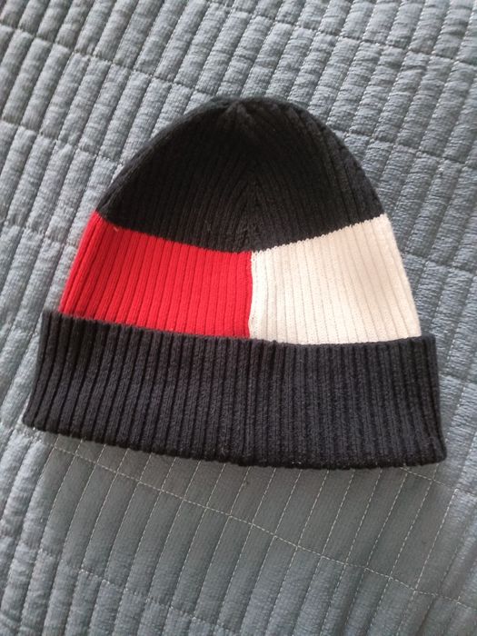 Шапка томи Хилфигер