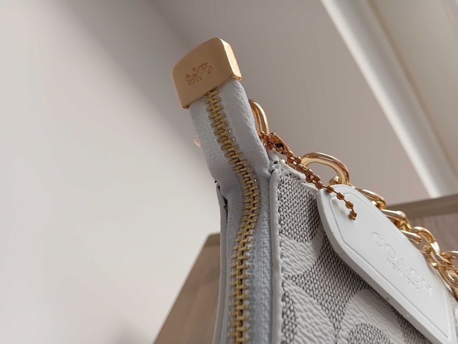 Geanta Coach eleganta