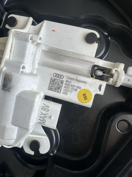Audi A8 D5 комплект Soft Close 4N1837016B/4N1837015B/4N0839015D/4N0839016D