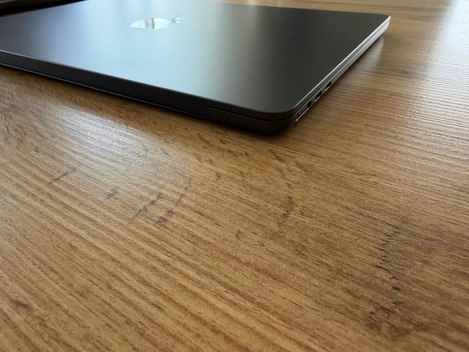 MacBook Air 13" M4 10-CPU, 10-GPU, 24GB RAM, 512GB SSD В ГАРАНЦИЯ