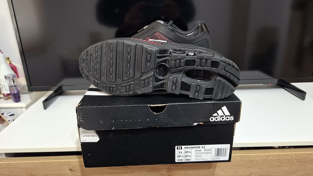 Adidas 45.5 оригинални нови