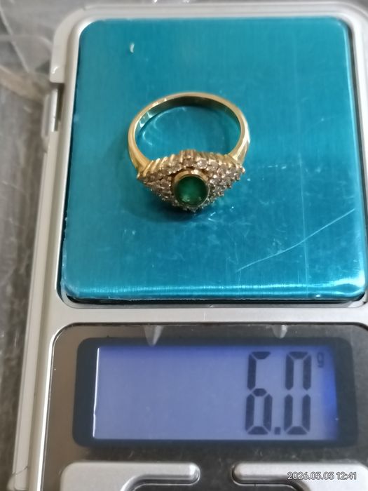 Vind inel din aur 18kt cu smarald si diamante
