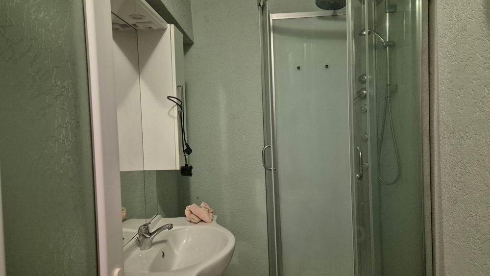 Vând garsoniera confort I  etajul 1 zona gării