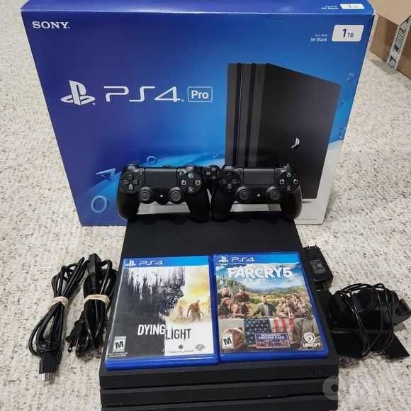 Playstation 4Pro va slim