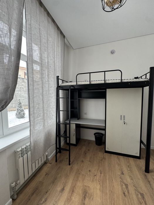 Кровать-чердак со столом и шкафом