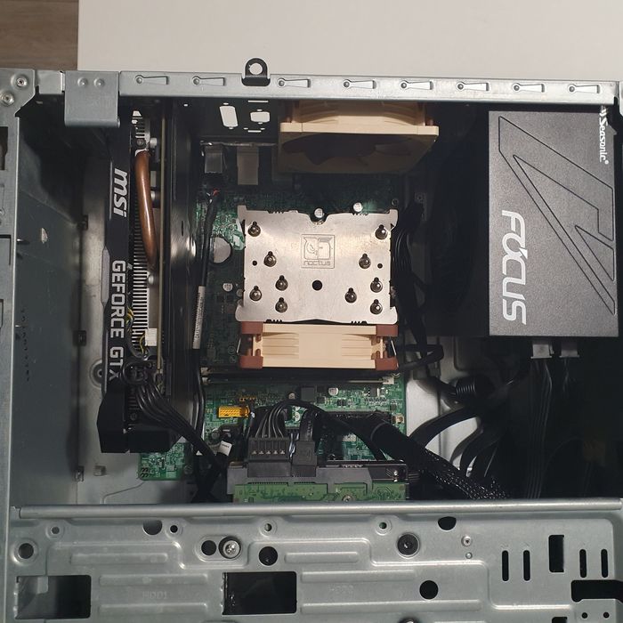 Настолен Компютър Acer Aspire TC-780 с периферия