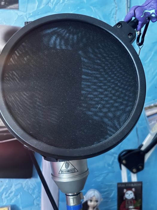 Продам микрофон Behringer B1