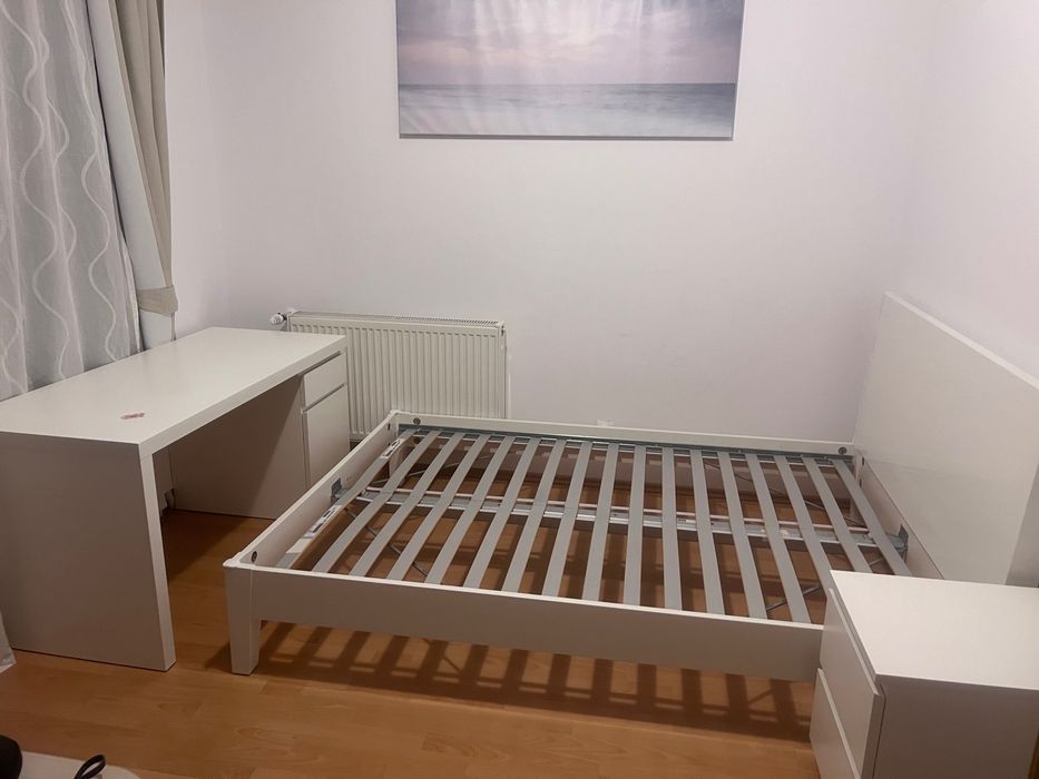 Vand mobilier dormitor pat, 2 noptiere, birou