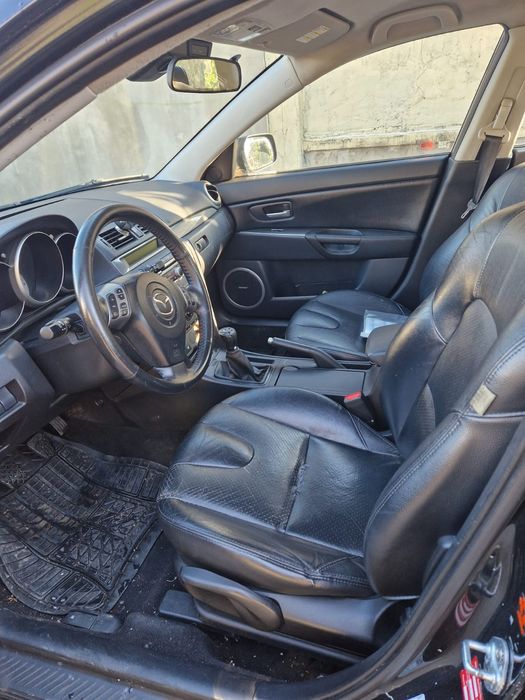 Vând Mazda 3, an 2008