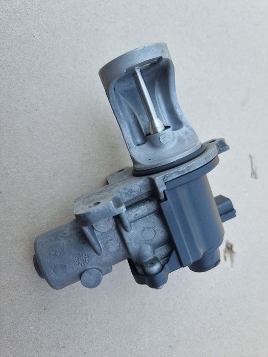 Supapa EGR 038131501AD OE Audi A4 B7 BPW BRB BKE Skoda Passat B6 BGW BHE  Pierburg 7.00365.06.0
Coduri echivalente: 038 131 501 AD