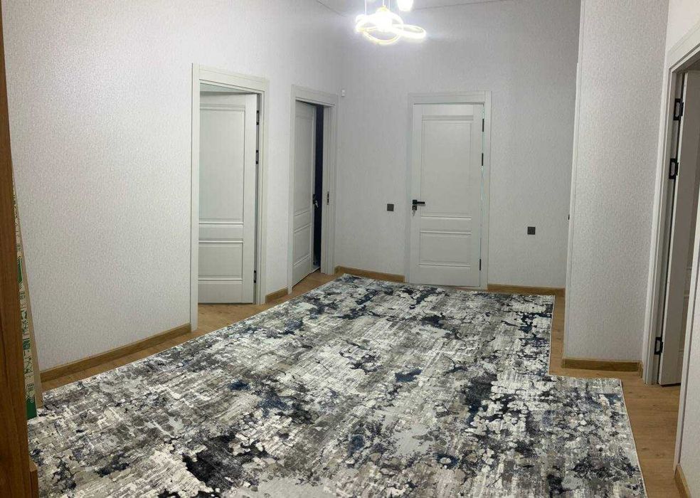 Сдаётся 5-комн. Квартира на Аренду с Евроремонтом и мебелью