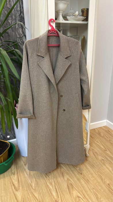 MaxMara Пальто Бежевое