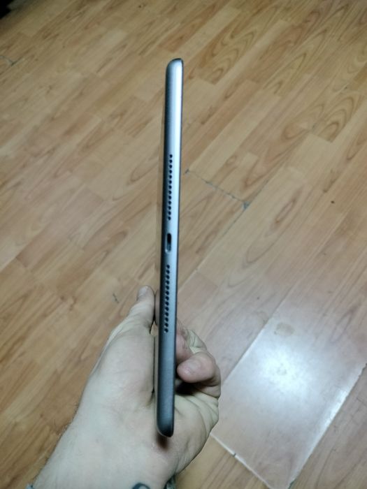 Vând iPad in stare bună