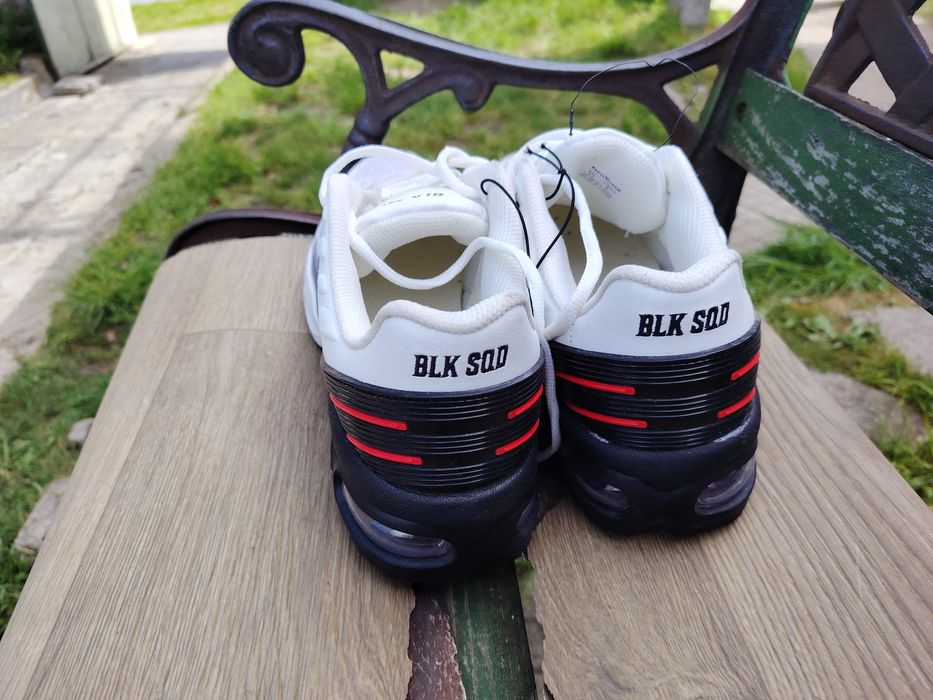 Нови маратонки ///