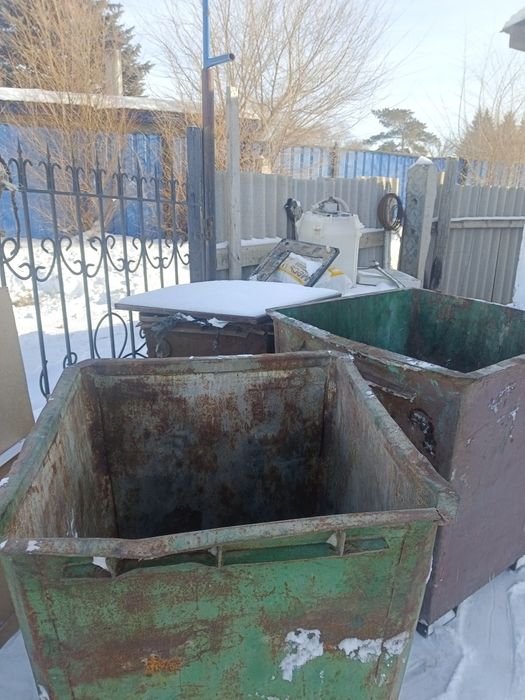 Мусорный контейнер