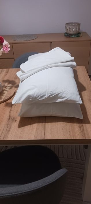 Възглавници  плюс 4 броя калъфки