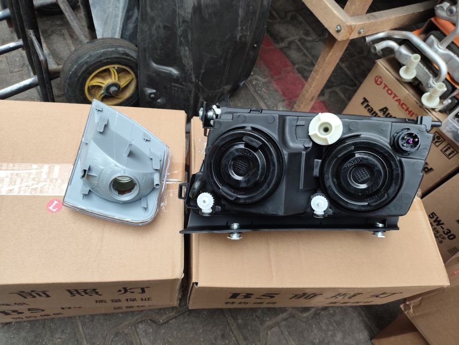 Пассат Б5 хрустальный фара