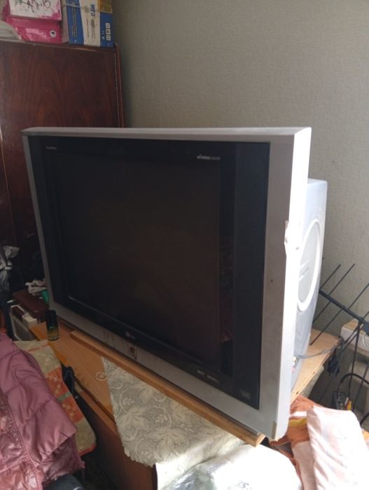 Продам телевизор