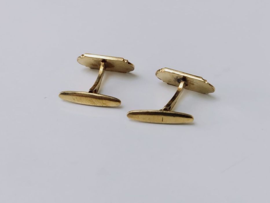 Butoni placati cu aur