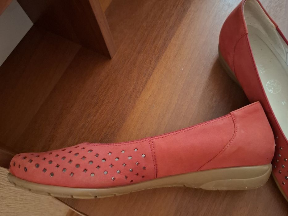 Продам обувь балетки