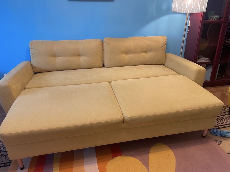 Canapea extensibila galbena cu tapiterie plusata