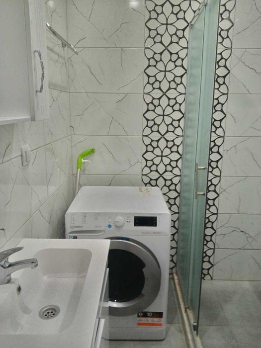 Дава се под наем Двустаен апартамент в Варна, ВИНС - 70 кв.м за 1000 € - Снимка #9