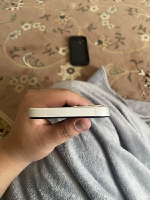Iphone 13 ,128 гб , акб 78 % , есть коробка