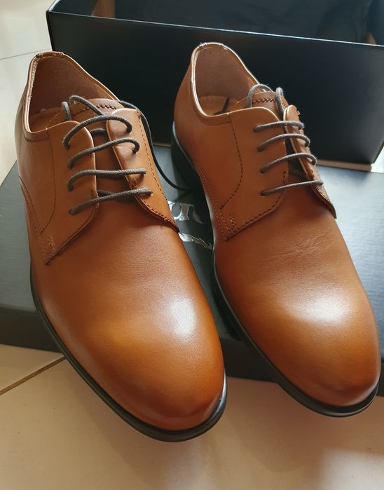 Pantofi din piele