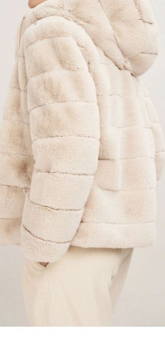 Страхохно пухкаво палто с изкуствен косъм