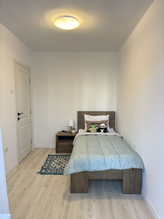 Apartament cu 3 camere de inchiriat