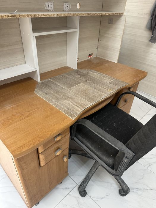 Продам стол со стулом