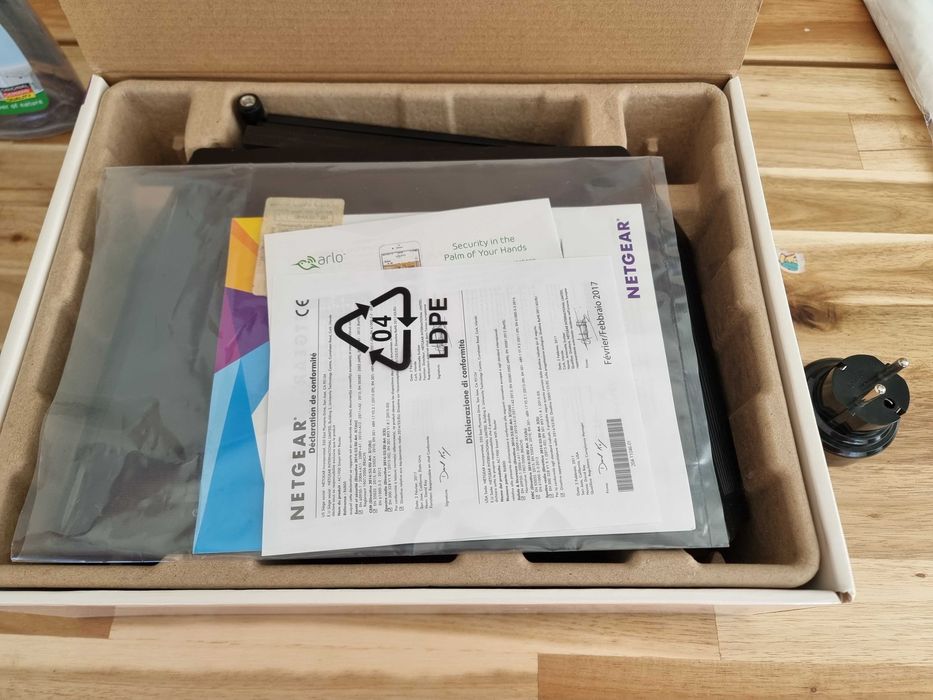 Безжичен рутер - NETGEAR AC1900 R6800 - използван