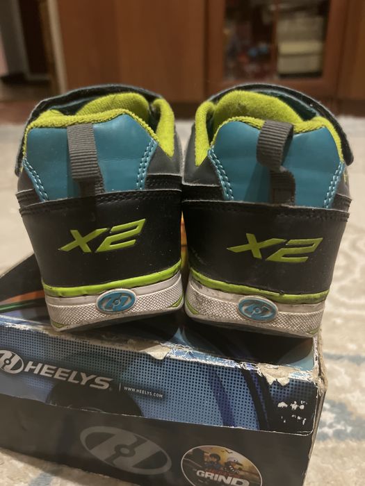 HEELYS кроссовки с роликами