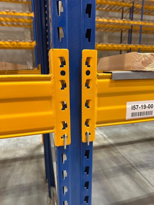 Rafturi metalice pentu paleti